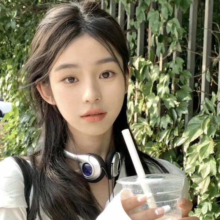 星期五俱乐部之荆棘之恋